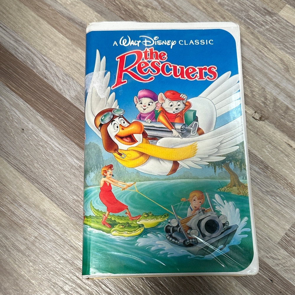 Walt Disney The Rescuers VHS Black Diamond Edition